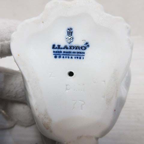 リヤドロ 5113 「 ごはんをちょうだい 」猫 フィギュリン RU-6393 リヤドロ 5113 ごはんをちょうだい 猫 フィギュリン|mercari