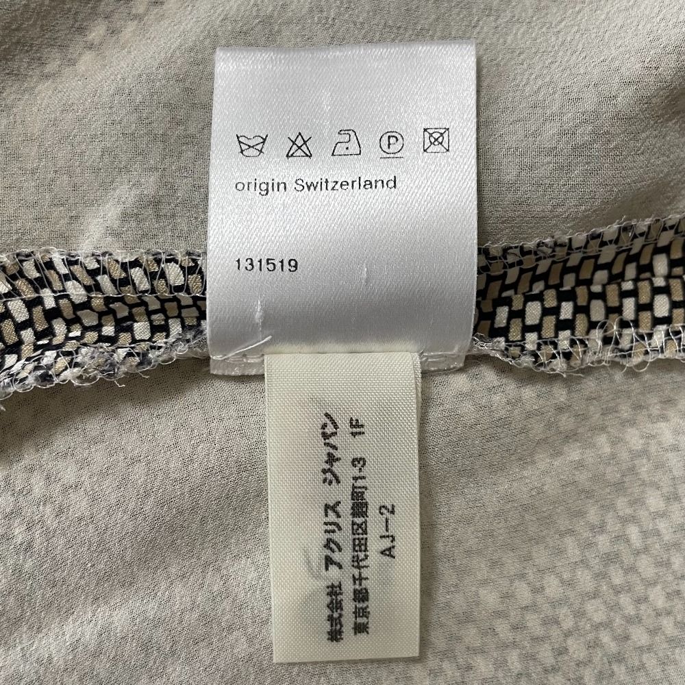 【美品】AKRIS アクリス　シルク　カットソー　ブラック 美品 AKRIS アクリス スカーフ付き 総柄 ノースリーブ シルク