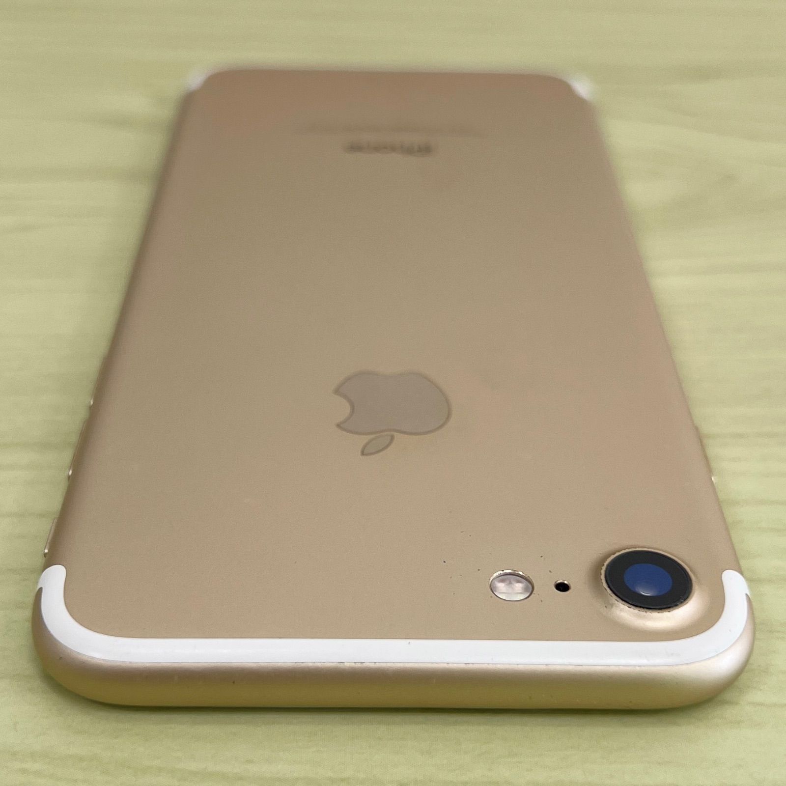 iPhone7 32gb simフリー　シムフリー ☆美品☆iPhone7 32GB ゴールド&frasl;シムフリー&frasl;大容量2300mAh 新品