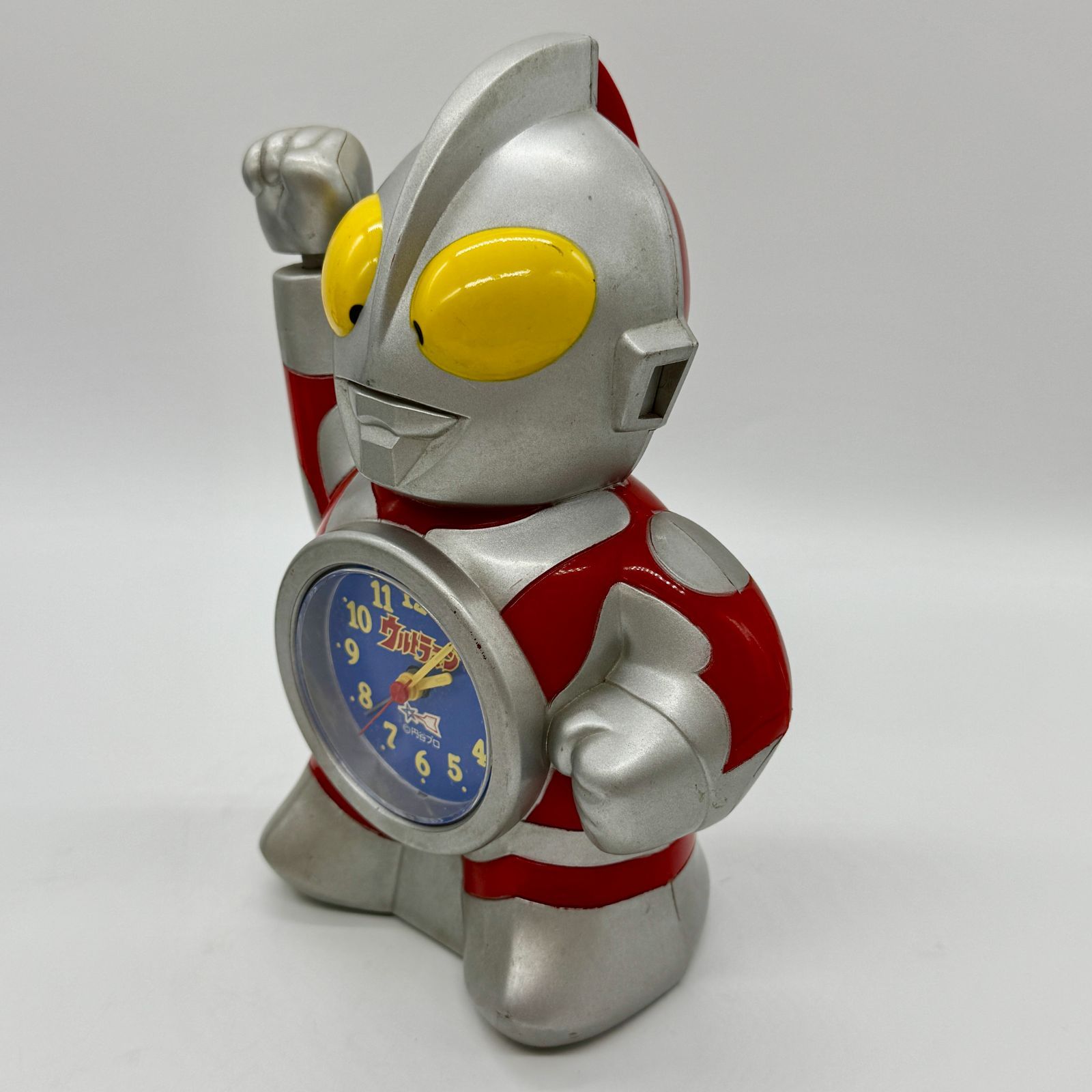 ウルトラマン 目覚まし時計 ウルトラマン55周年記念特別仕様のフィギュアタイプ目ざまし時計
