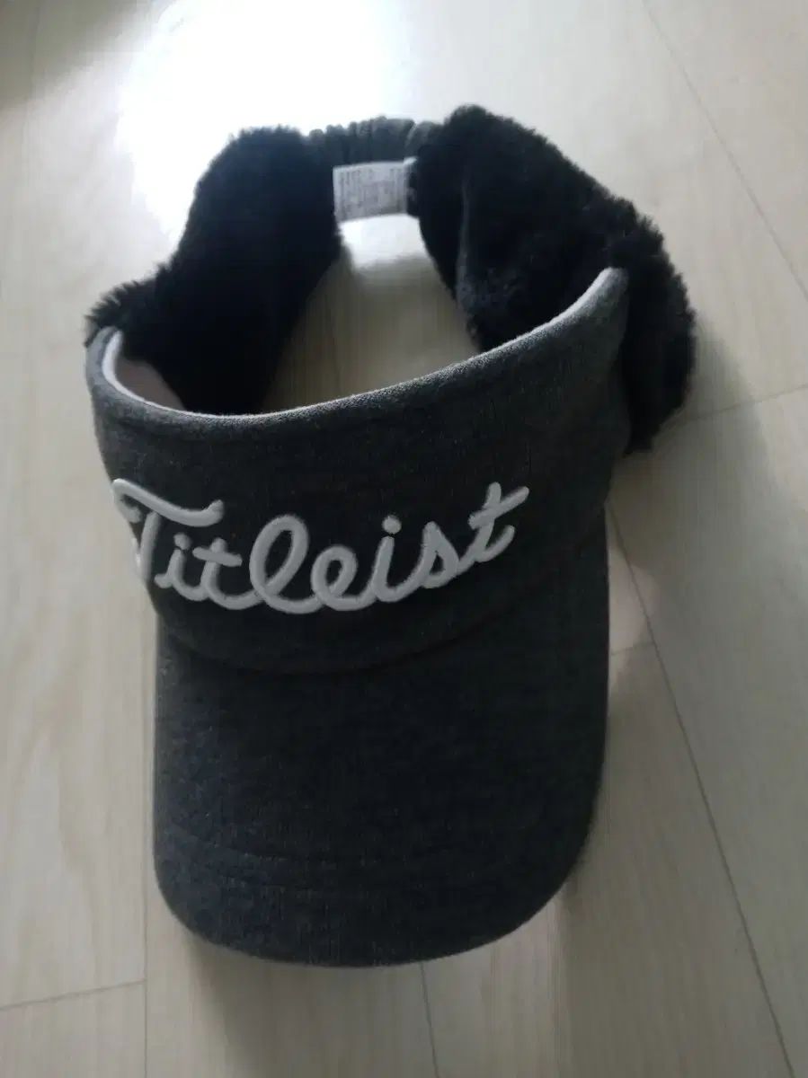 フットジョイ FJ ポンポン ニット帽 ブラック 耳付き LLC-HASEGAWATOSO_COM