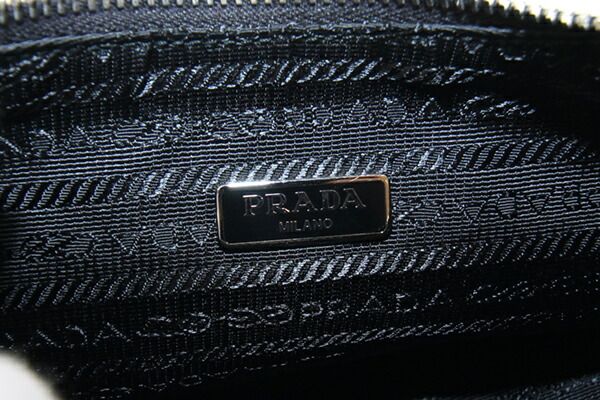 プラダ 2WAYショルダーバッグ Re-Edition - メルカリ