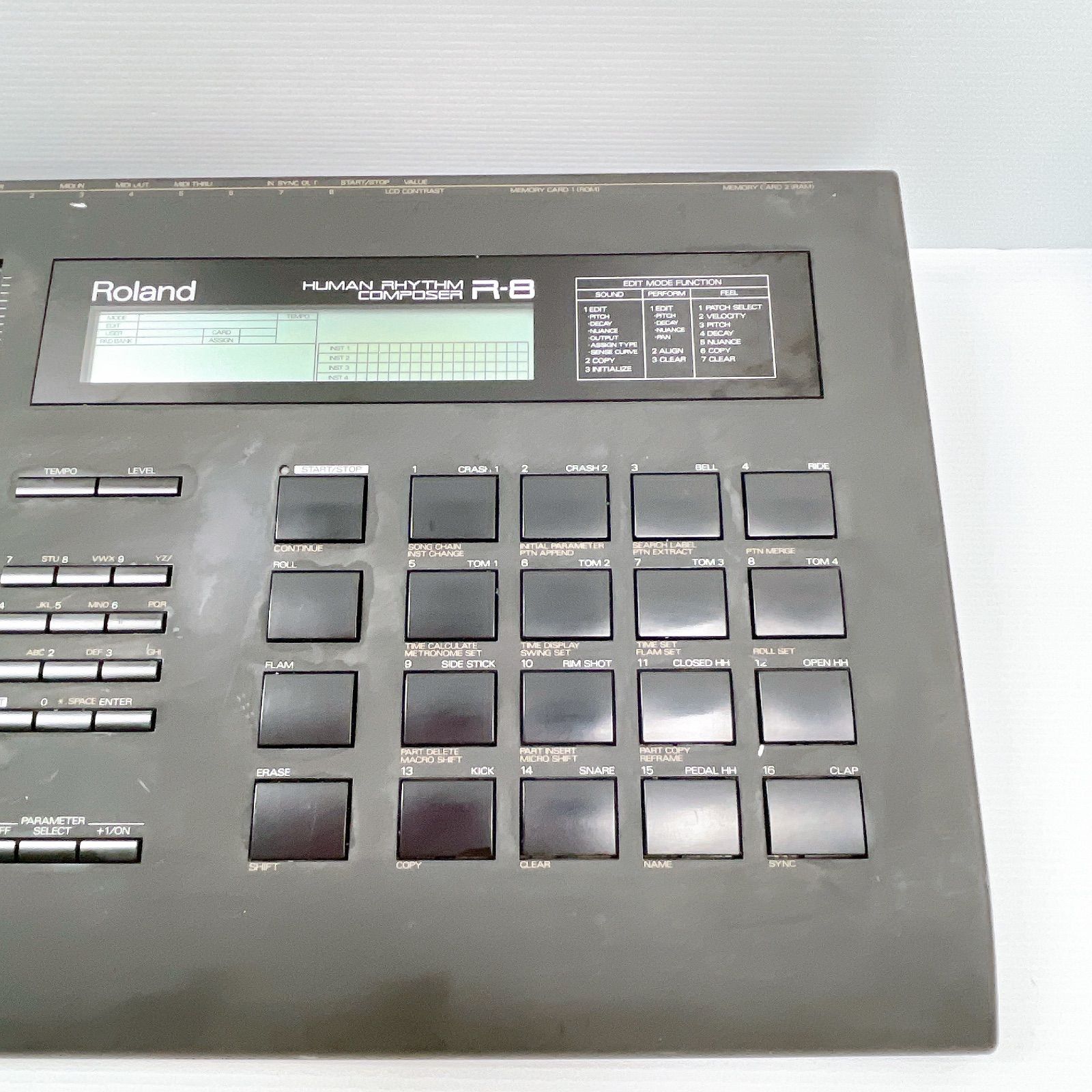 ROLAND R-8