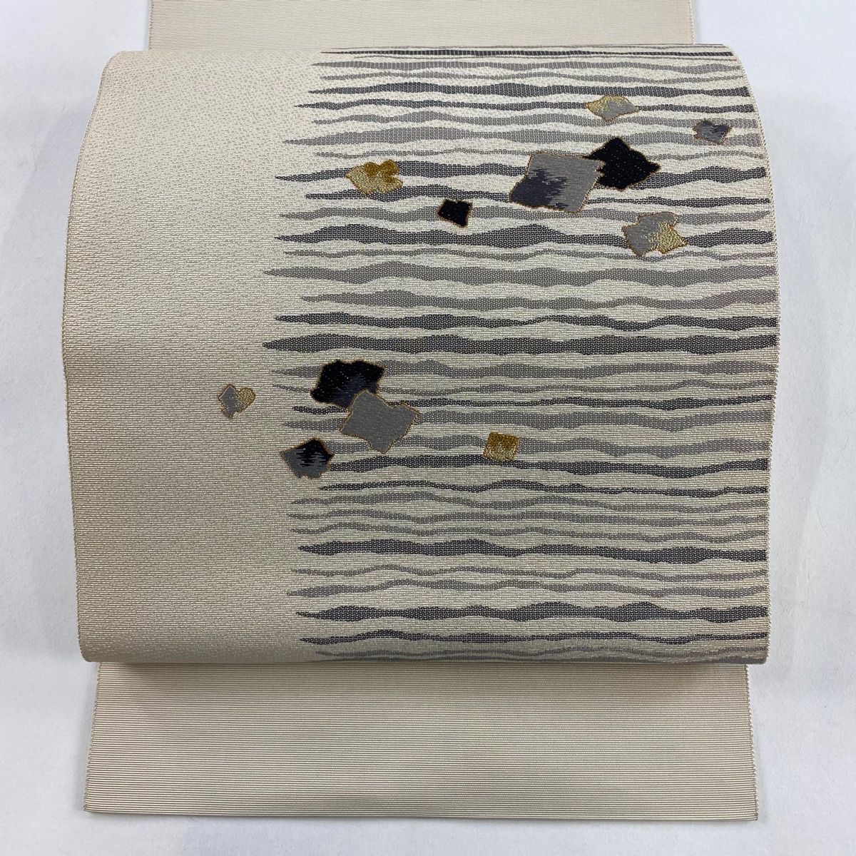 名古屋帯 秀品 祥園 落款 八寸名古屋帯 松葉仕立て雲林綴 よろけ縞 破れ色紙 クリーム 正絹