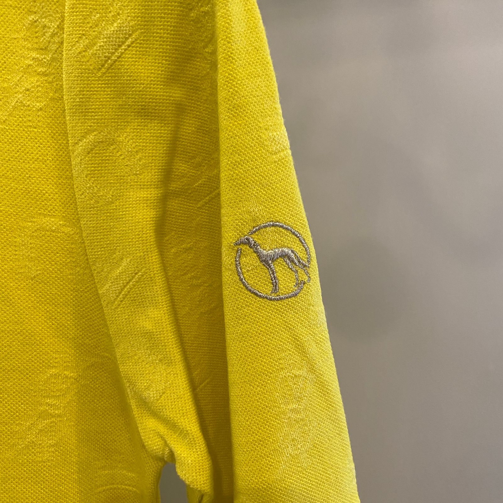 シャドーロゴデザイン 長袖ハーフジップポロシャツ