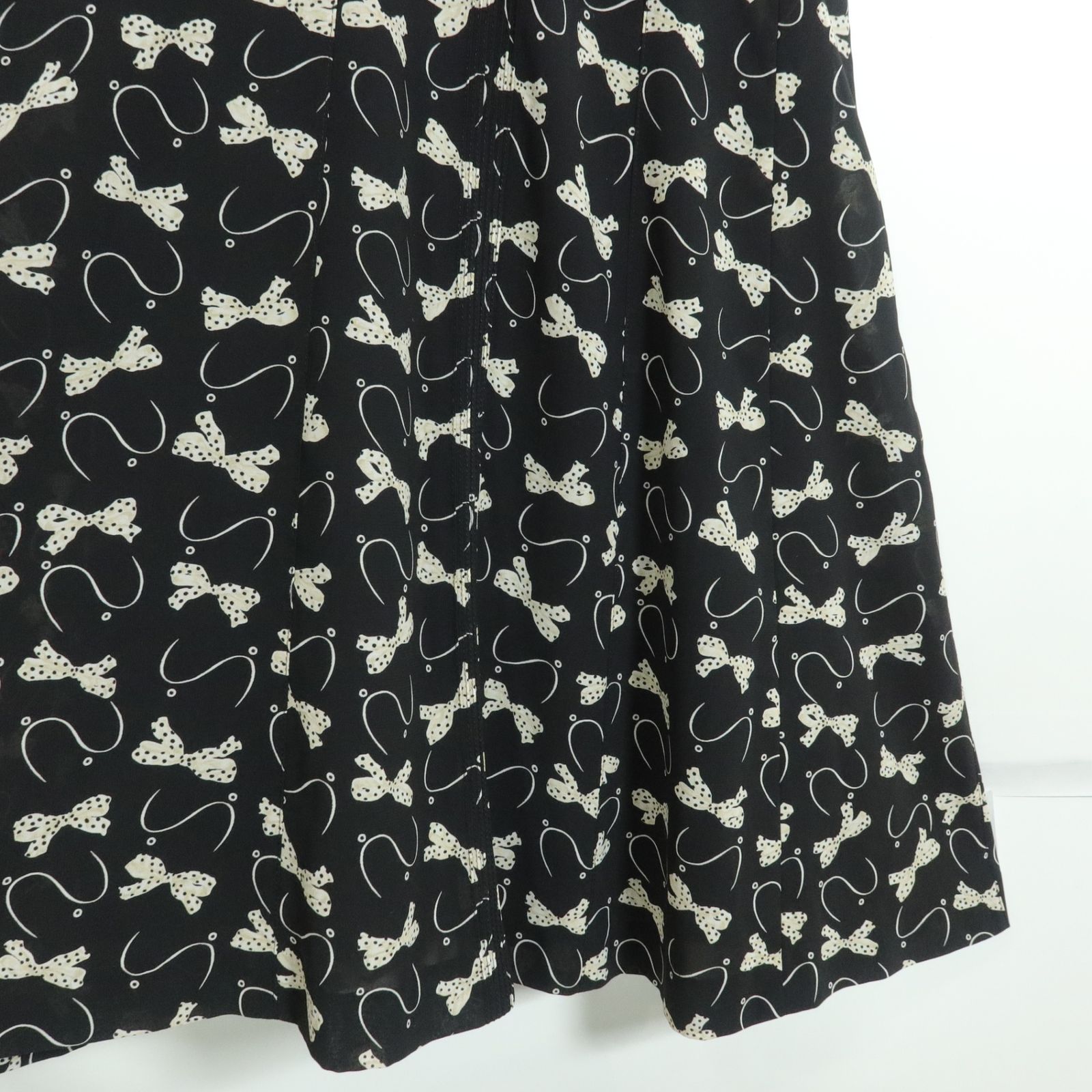 カネコイサオ☆リボン付き半袖ワンピース ブラック系 清楚な白襟