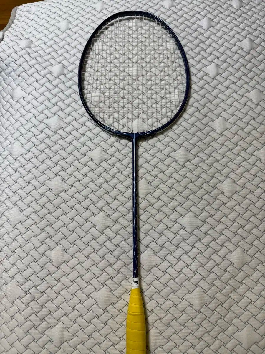 レッドサン シェイプ SG 4U バドミントン ラケット レッドサン