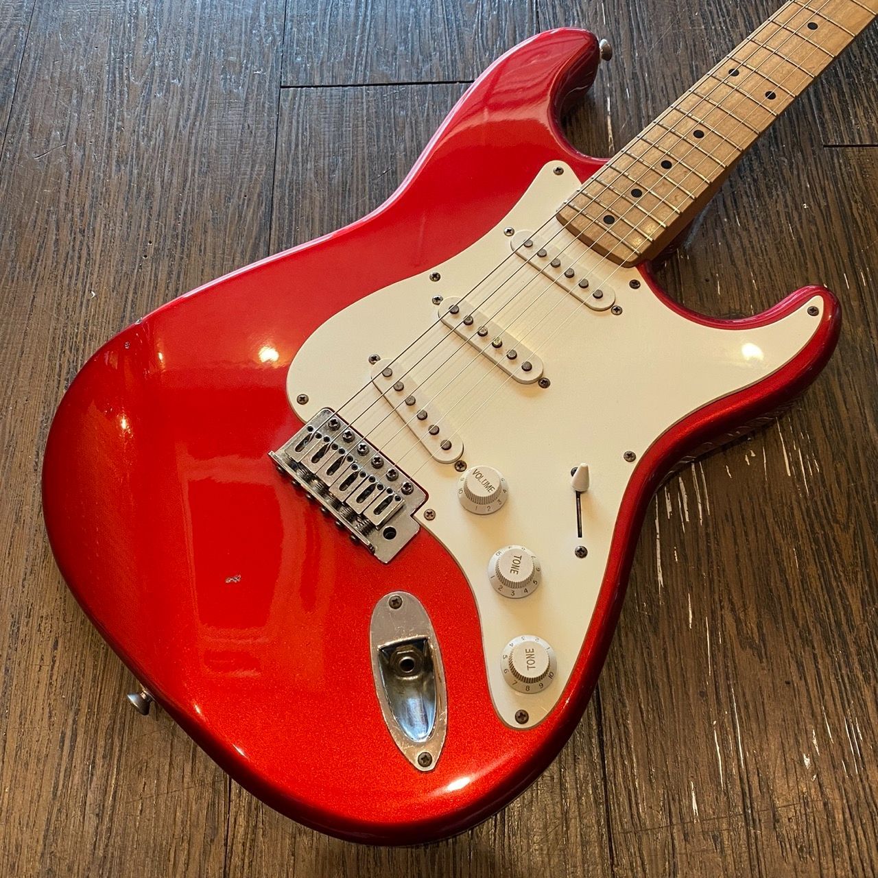 【人気のCAR】Squier by fender ストラトキャスター　2004年 人気のCAR】Squier by fender ストラトキャスター 2004年 人気のCAR