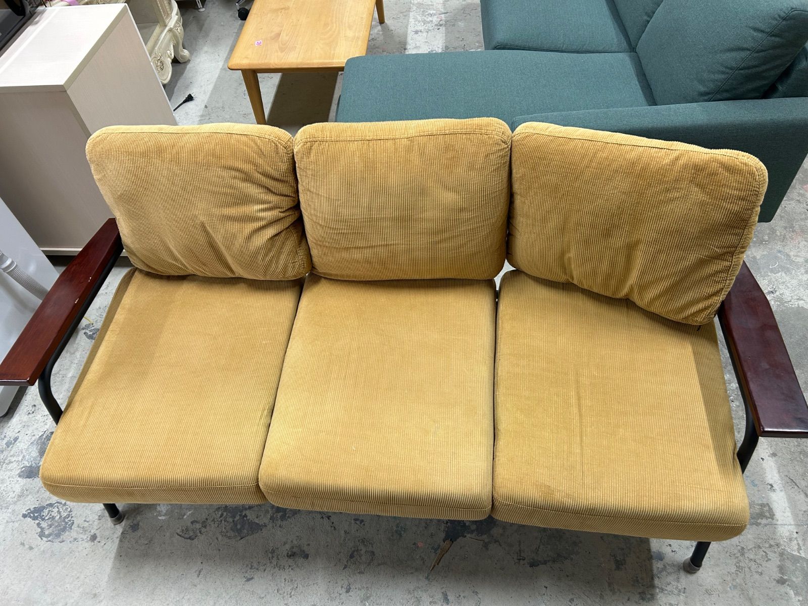 コーデュロイ　マスタード　リクライニング　ヴィンテージ　ソファ コーデュロイ マスタード リクライニング ヴィンテージ ソファ