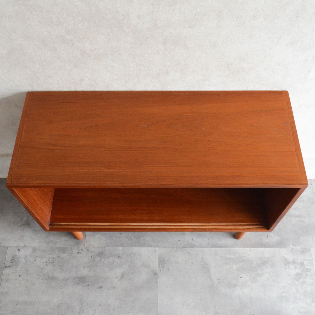 大決算セール デンマーク 北欧ヴィンテージ チーク ガラスキャビネット 北欧家具 バンビ ディスプレイキャビネット ショーケース ローキャビネット 北欧デザイン ケース 飾り棚 【最安値】