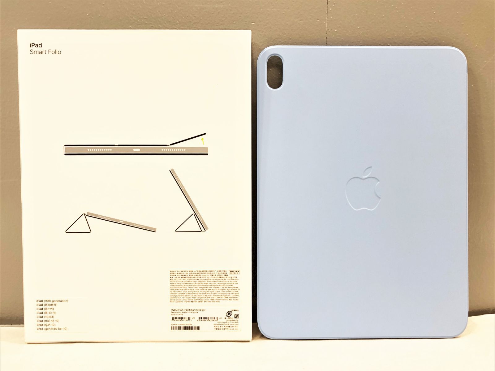 小牧店】未開封/未使用 Apple MQDU3FE/A iPad(第10世代)用 Smart Folio