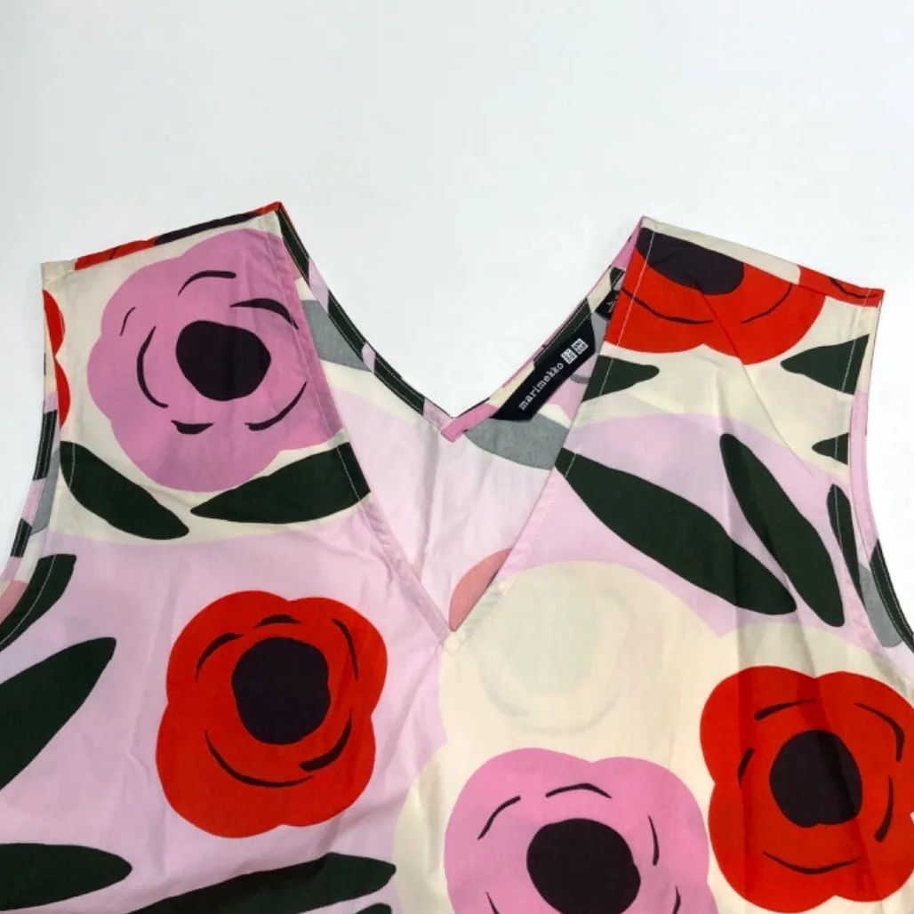 新品 未使用 タグ付き UNIQLO by marimekko ユニクロバイマリメッコ V  