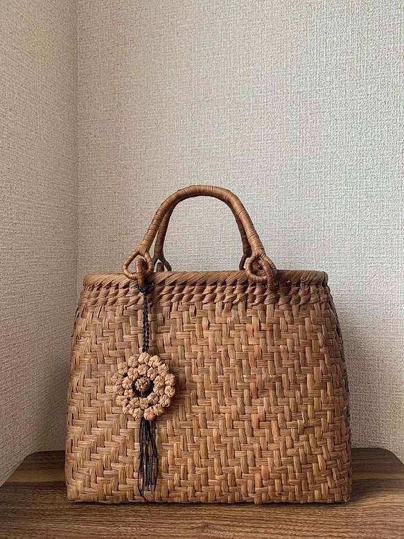 山葡萄かごバッグ　手作り　山葡萄籠バッグ　網代編み　定番　チャーム付き　内布あり 山葡萄 山葡萄かごバッグ 手作り 山葡萄籠バッグ 網代編み 定番