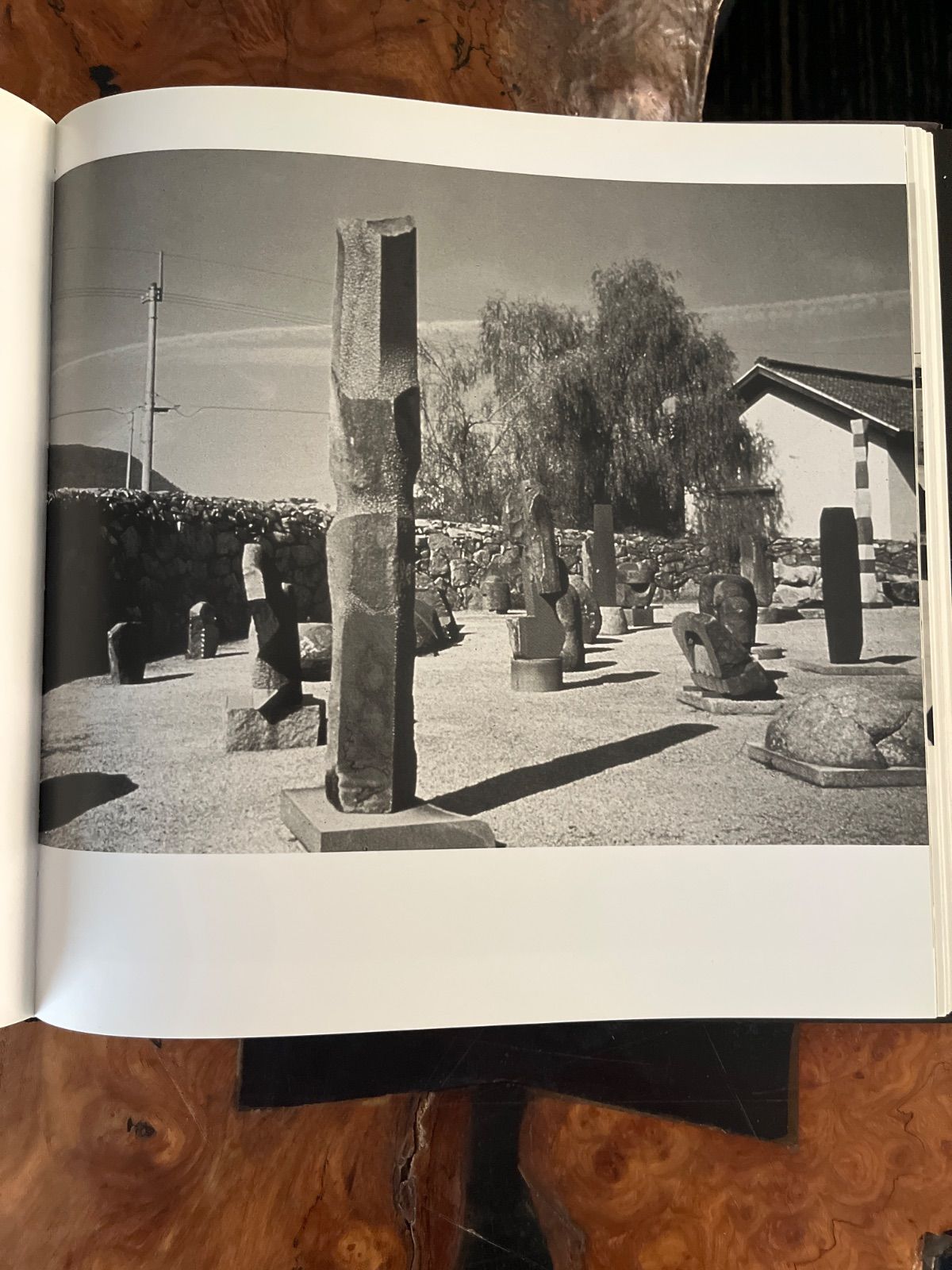 Isamu Noguchi  イサム　ノグチ　A Study of Space The Book - Isamu Noguchi: A Study of Space - Encyclopedia of