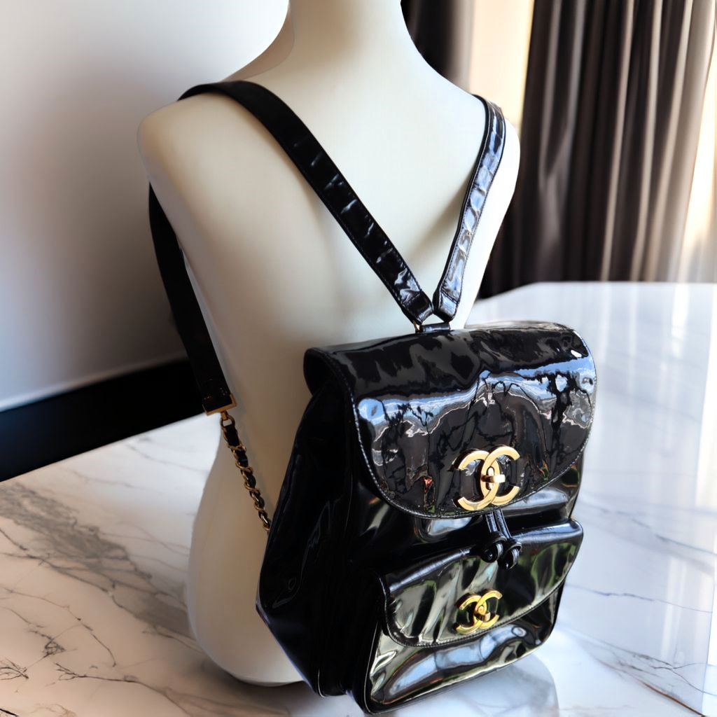 CHANELパテントバッグパック ブラック