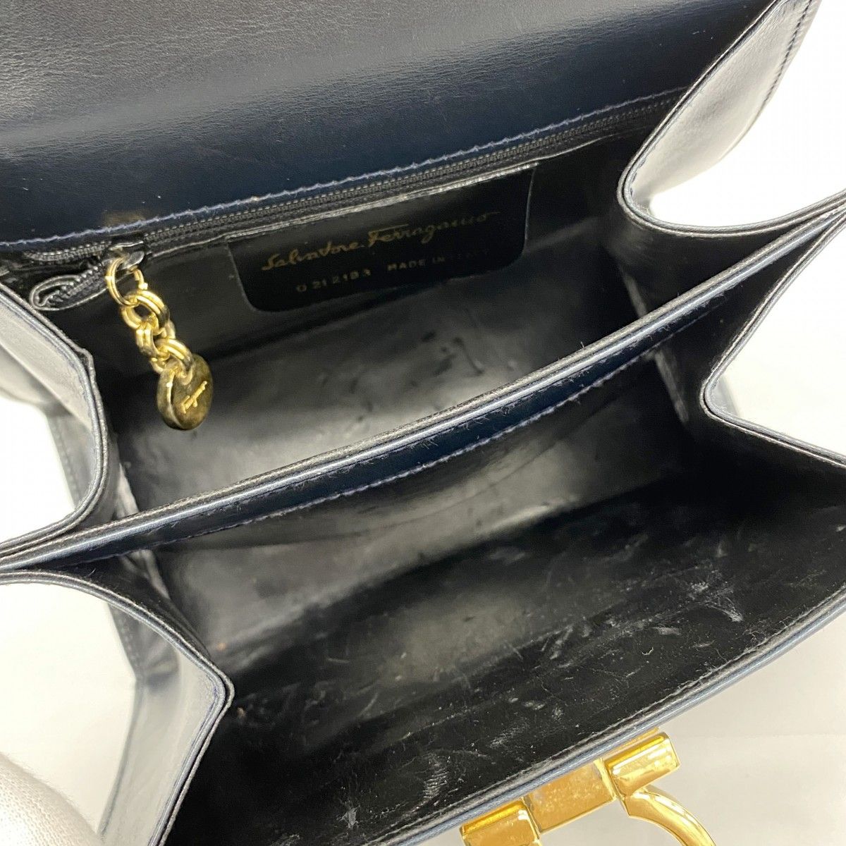 サルヴァトーレフェラガモ ガンチーニ ハンドバッグ オールレザー 金具 極 美品 Salvatore Ferragamo サルヴァトーレフェラガモ