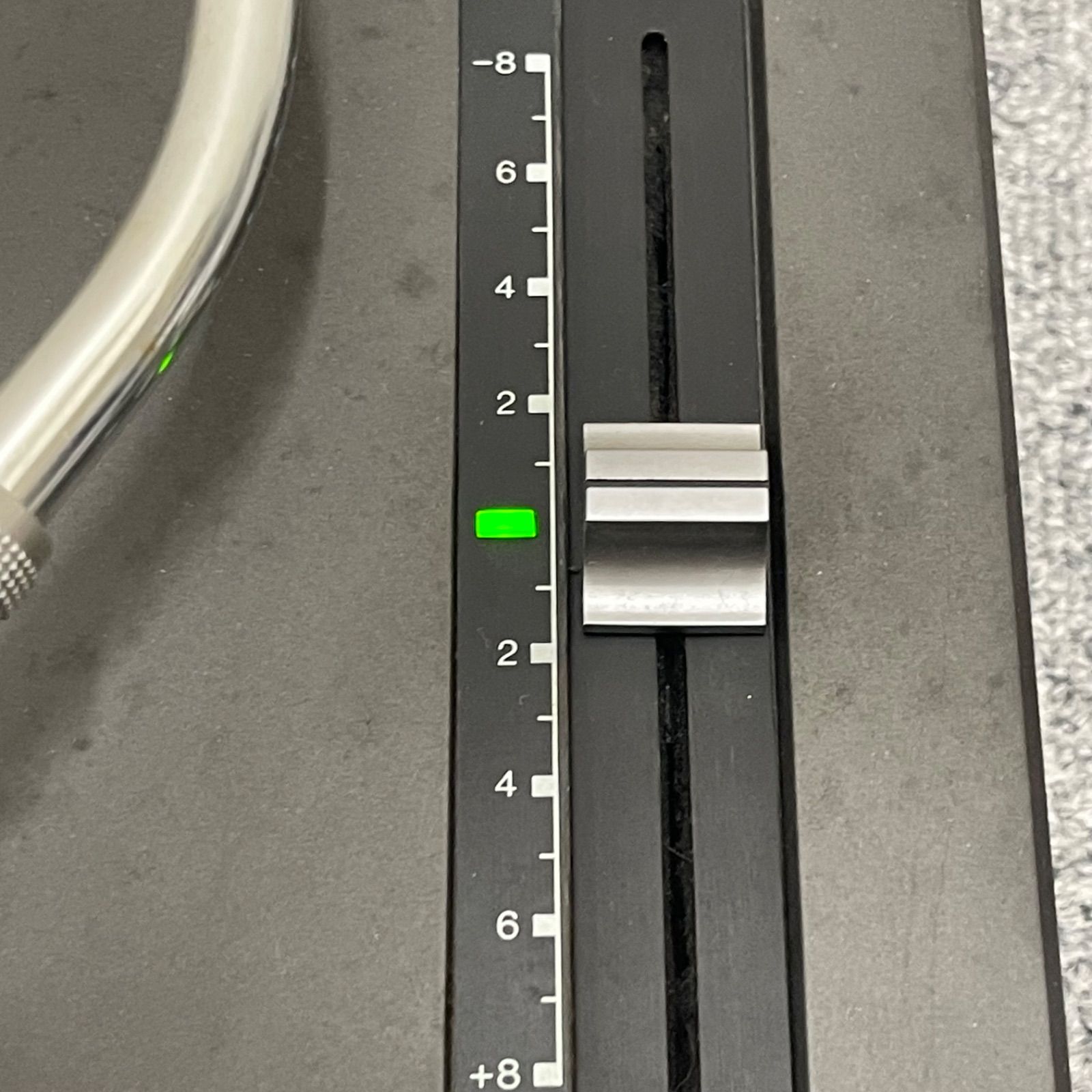 ターンテーブル レコードプレーヤー