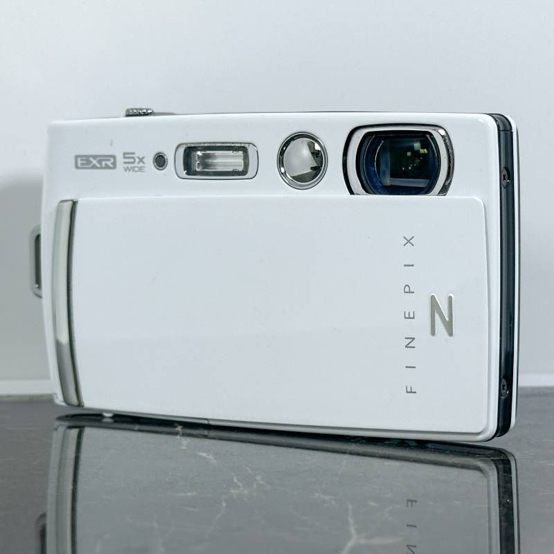 富士フィルム FINEPIX Z1000EXR 美品　SDカード付 デジカメの革命機!? 富士フイルム FinePix Z1000EXR [デジタルカメラ
