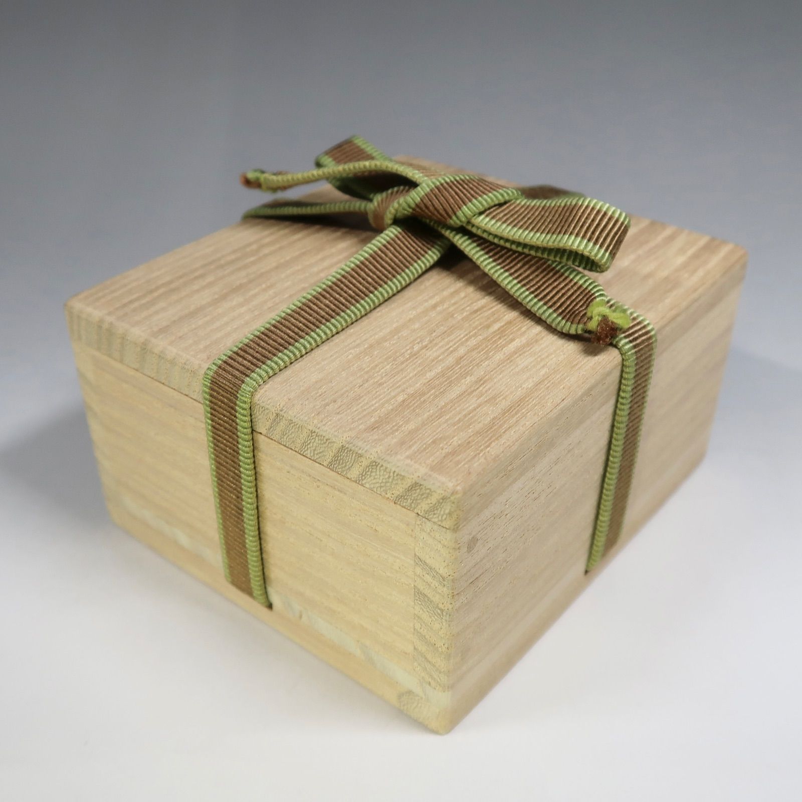茶道具】鈴木表朔作 淡々斎在判 八角菊香合 裏千家15代家元 鵬