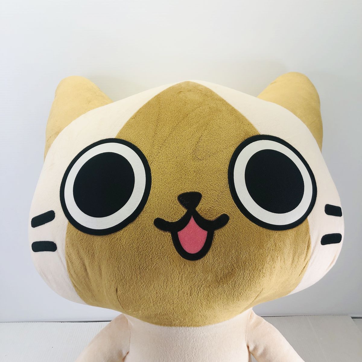 アイルー 特大おすわりぬいぐるみ AIROU