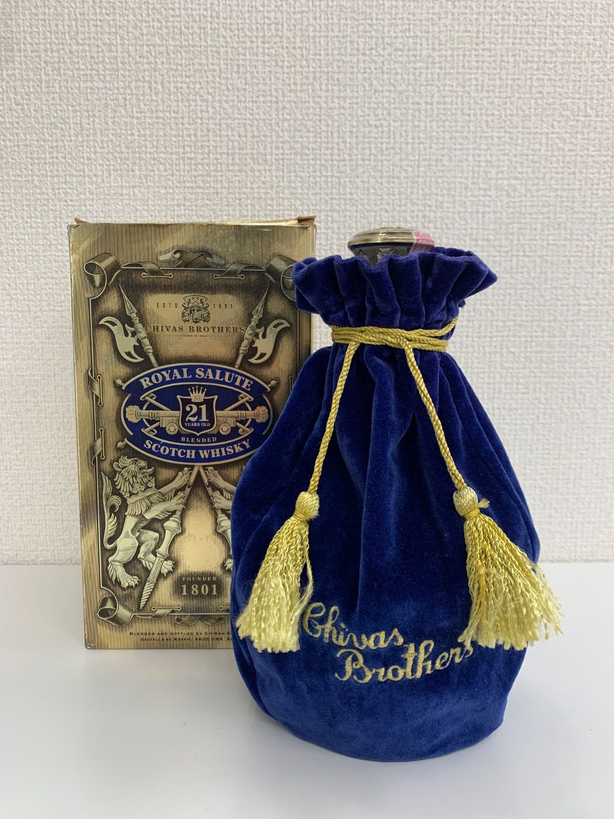 Chivas 21年 スコッチウイスキー ベルベット袋付き CHIVAS ROYAL SALUTE21年 スコッチウイスキー（箱・布袋付き