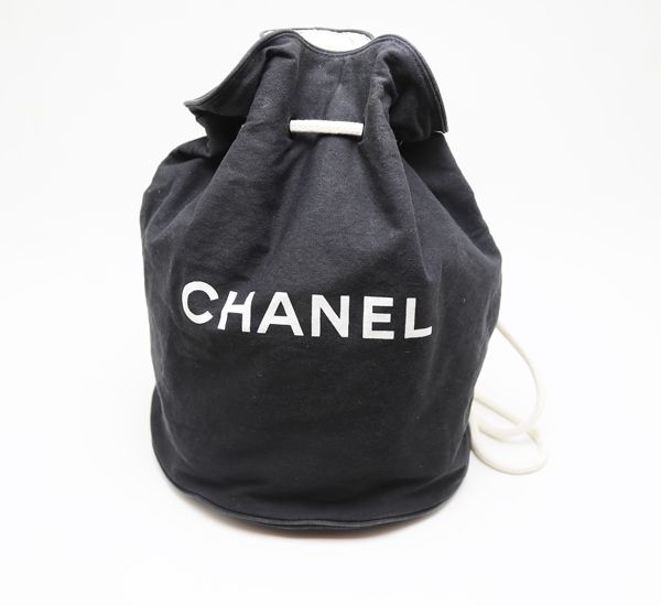 CHANELシャネル ノベルティ 肩掛け巾着ショルダーバッグ ブラック ホワイト シャネル 巾着 ショルダーバッグ ブラック コットン ノベルティ