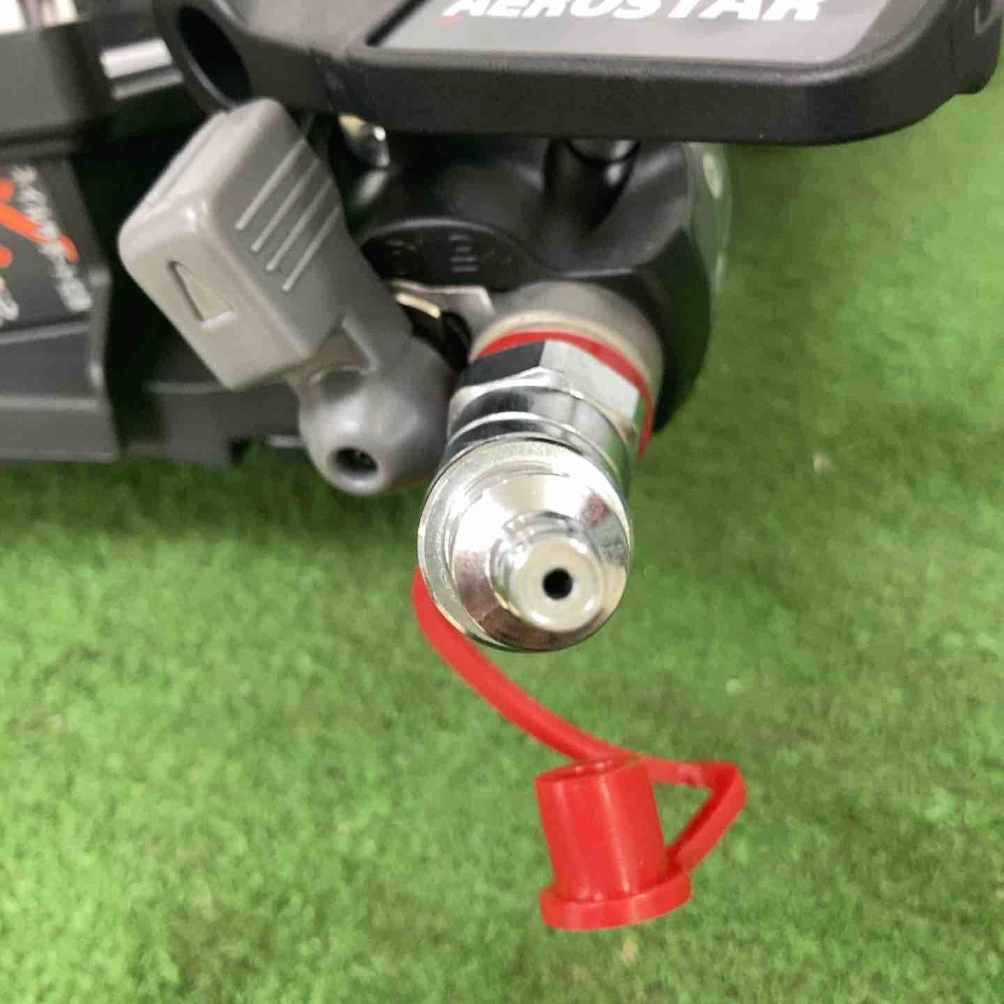 高圧エア釘打ち機