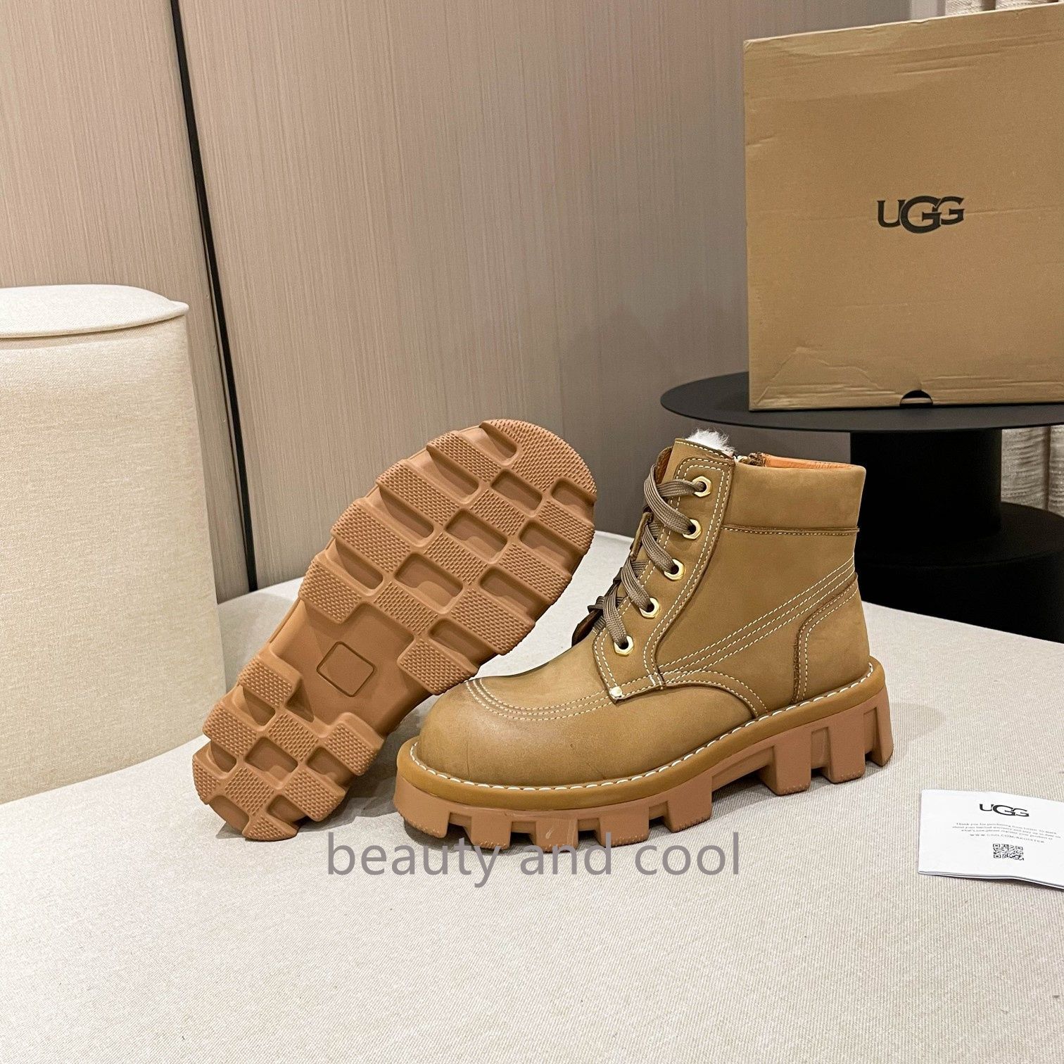 希少品 UGG 秋冬の新作スノーブーツ