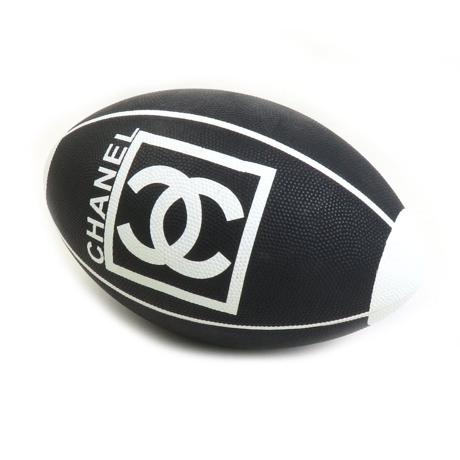 CHANEL ラグビーボール