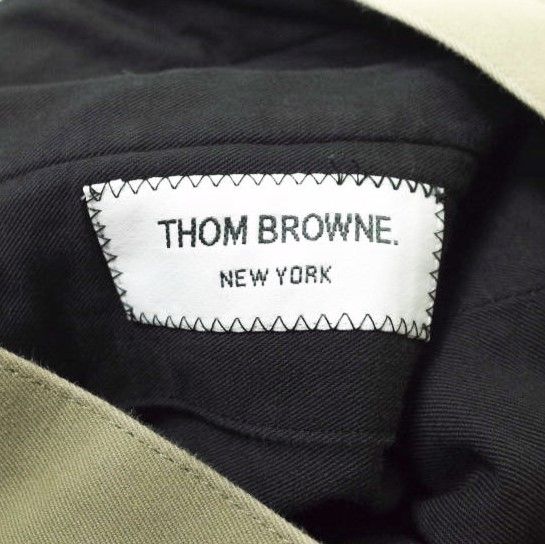 THOM BROWNE トムブラウン 日本製 シンチバックコットンツイルチノショーツ WASHED BACK STRAP SHORT IN KHAKI  COTTON TWILL MTC516AW9668 0 ベージュ ショートパンツ トリコロール g14343 - メルカリ