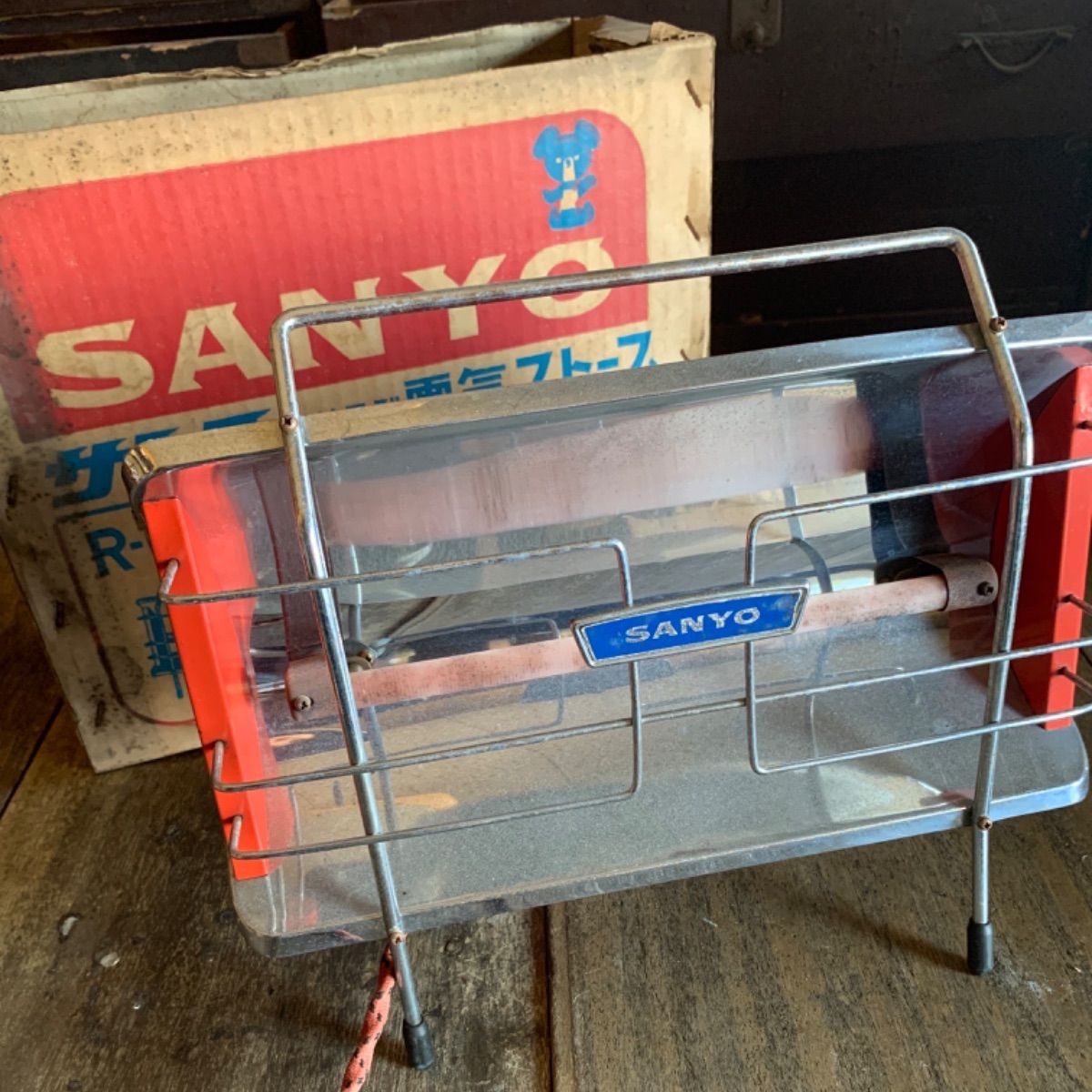 レトロサンヨーストーブ レア物 石油ストーブ サンヨー OHC-43C レトロ