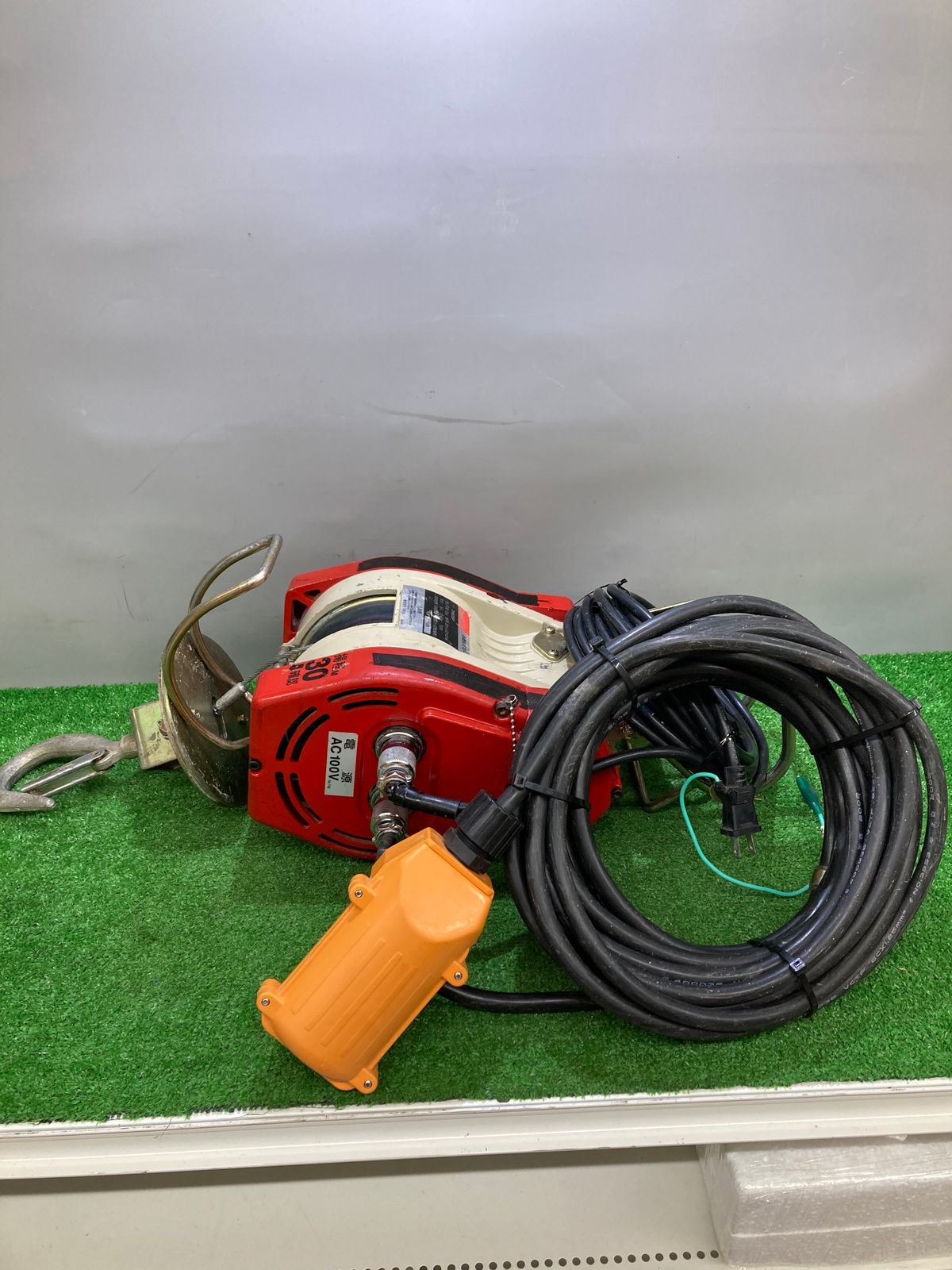 中古品】【0921】☆マキタ(Makita) 小型ホイスト定格荷重60kg 揚程30m TH60SP ITGNONH2HCHA 工具買取王国  メルカリ店 メルカリ