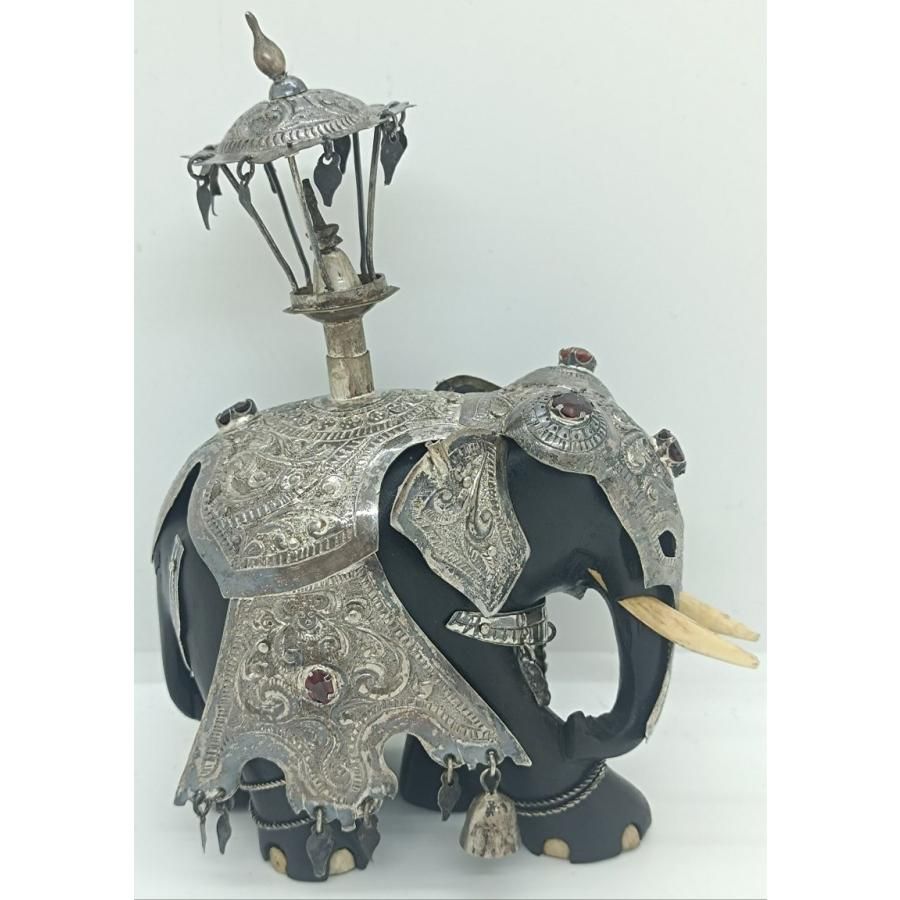 スリランカ製】天然宝石で飾られた象の置物 - アンティーク/コレクション