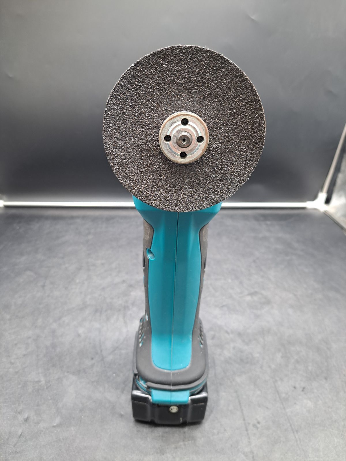 メ106 makita マキタ ディスクグラインダ サンダーGA402D