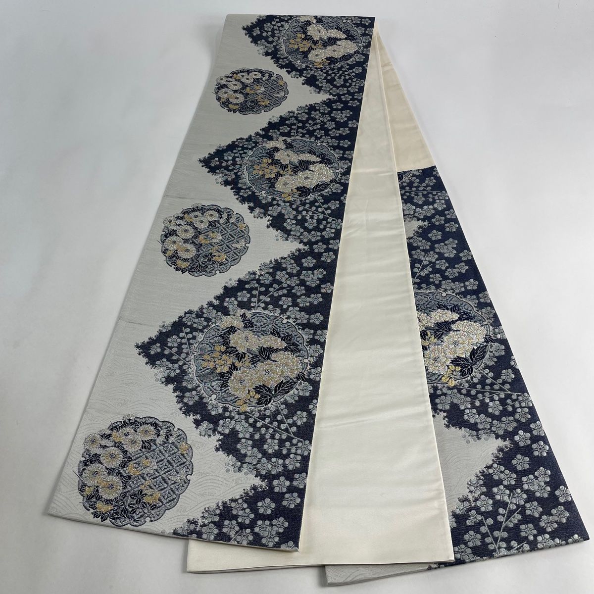 袋帯 美品 名品 雪輪 草花 箔 青灰色 六通 正絹 【中古】 - メルカリ