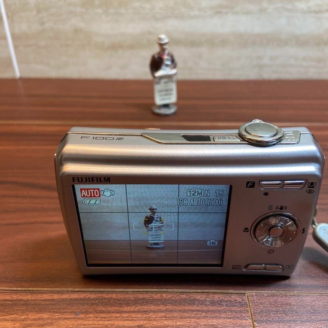 FUJIFILM FinePix F100fd デジカメ ほぼ新品 4640 - メルカリ