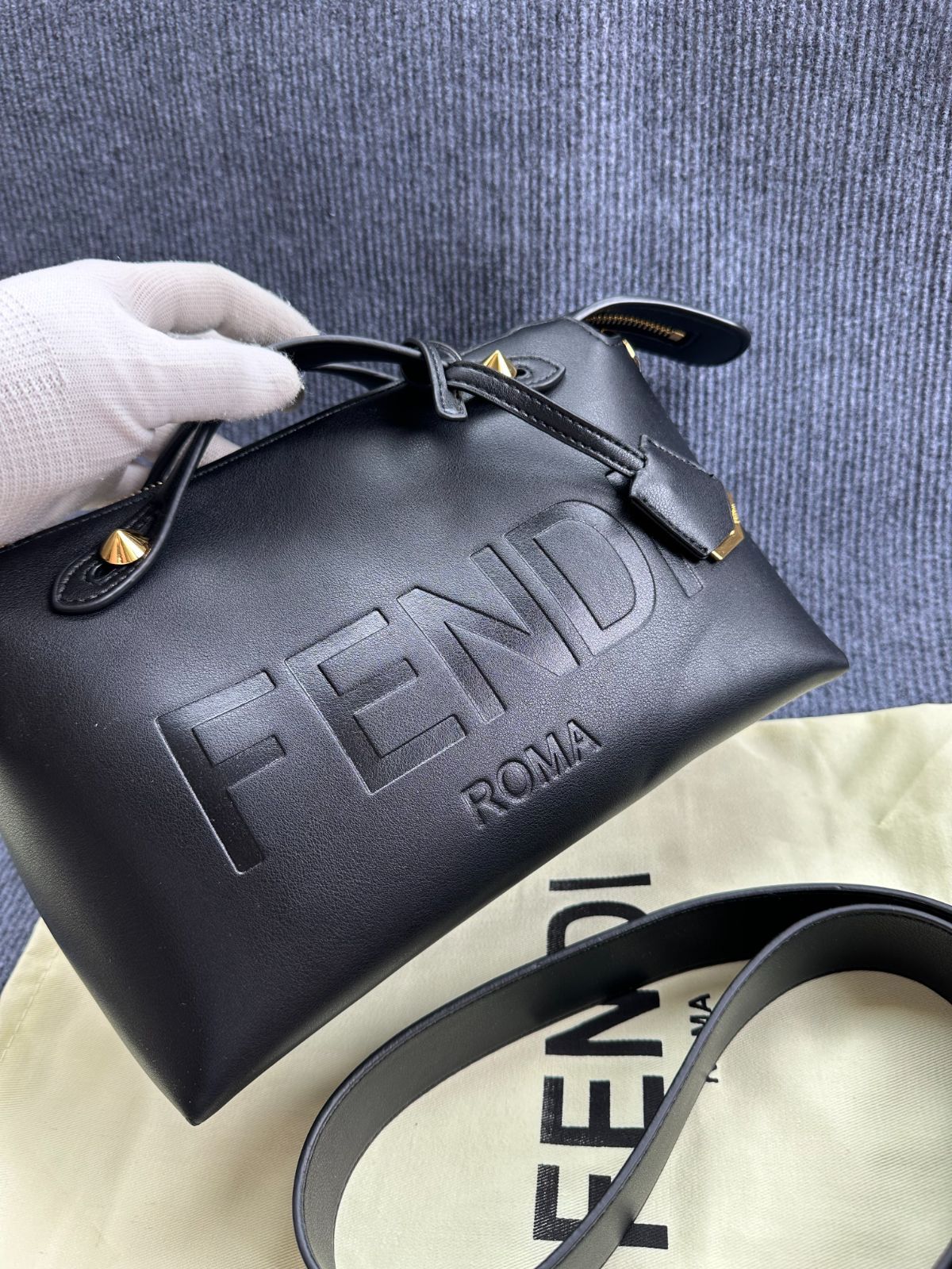 極美品✧【FENDI】バイザウェイ　ミディアム　ブラック