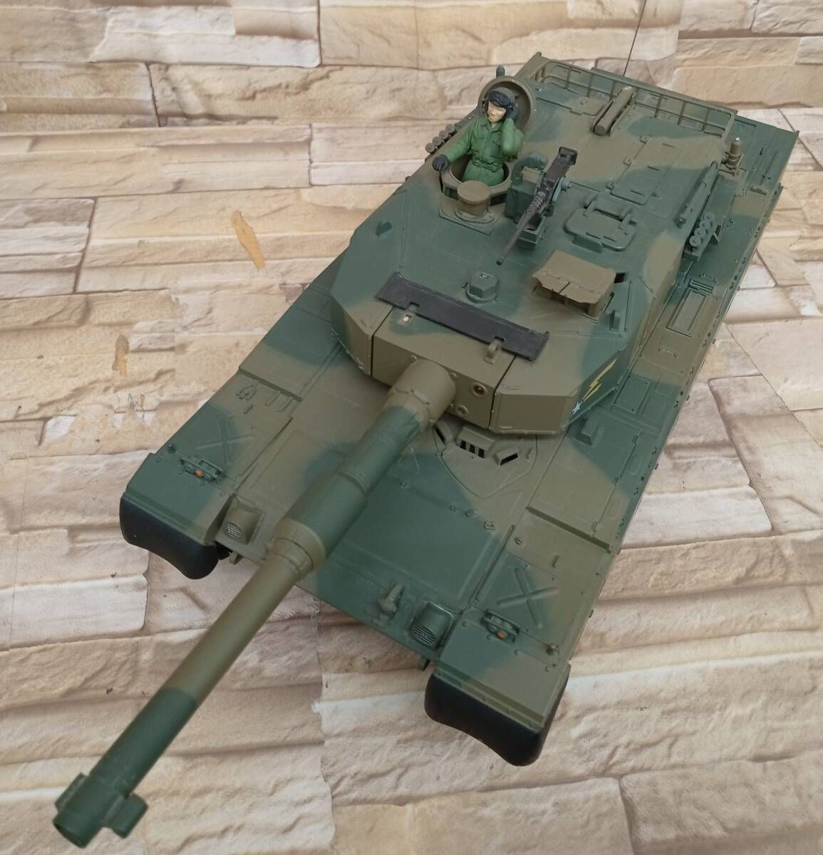 東京マルイ製 1/24ラジオコントロール バトルタンク 陸上自衛隊90式戦車 Amazon.co.jp: 1/24 RCバトルタンク new90式 : おもちゃ