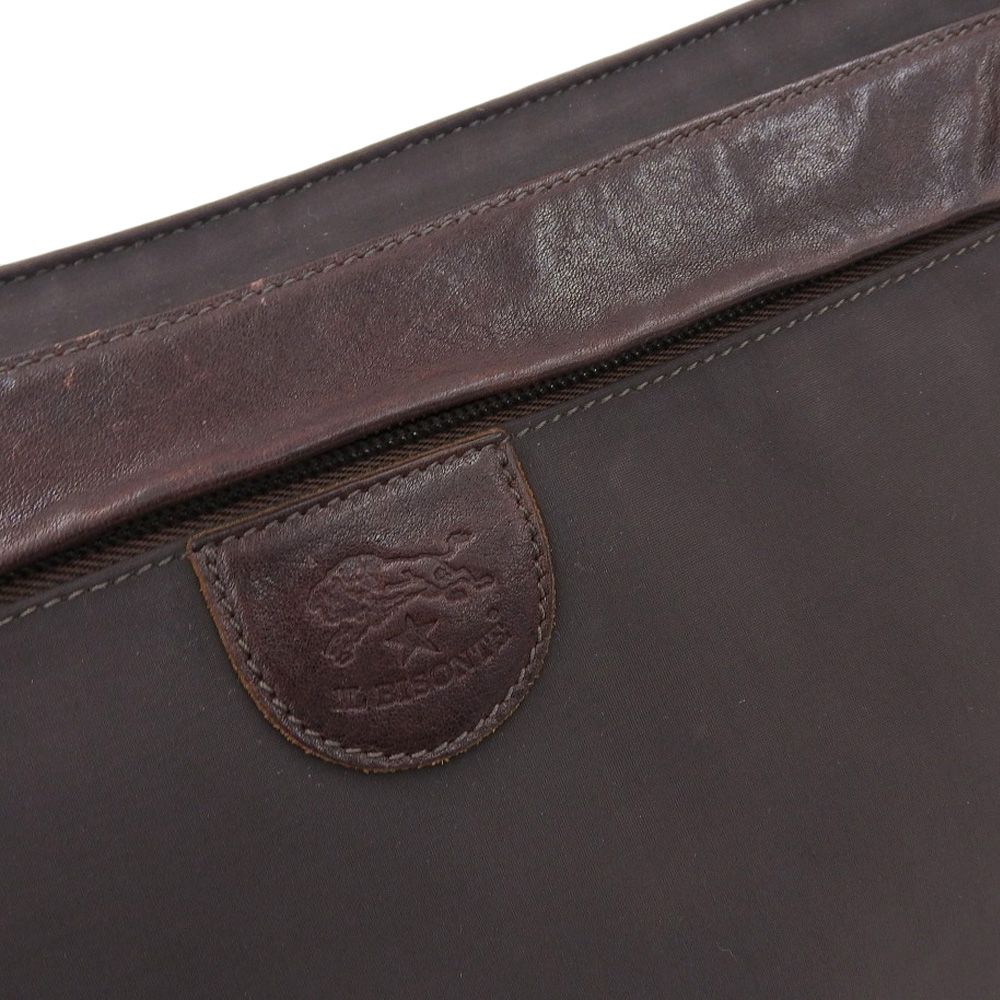 IL BISONTE イルビゾンテ メッセンジャーショルダーバッグ ナイロン美品 超美品 イルビゾンテ IL BISONTE 現行ロゴ レザー ナイロン ショルダー