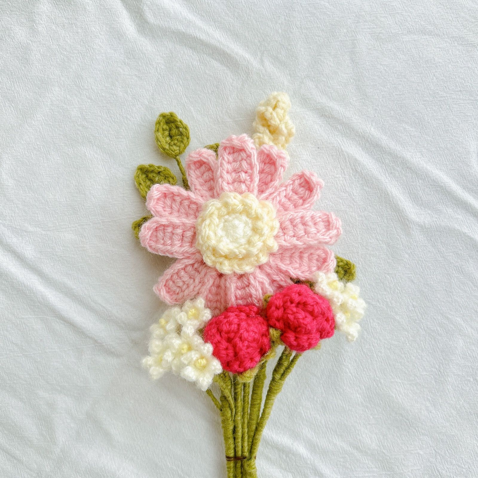 なっぴ様⭐︎ハンドメイド　枯れない花束　ミニ　花束22個（ラベンダー66本） Amazon｜koundeneko 造花 ラベンダー ブーケ 3束セット フェイク