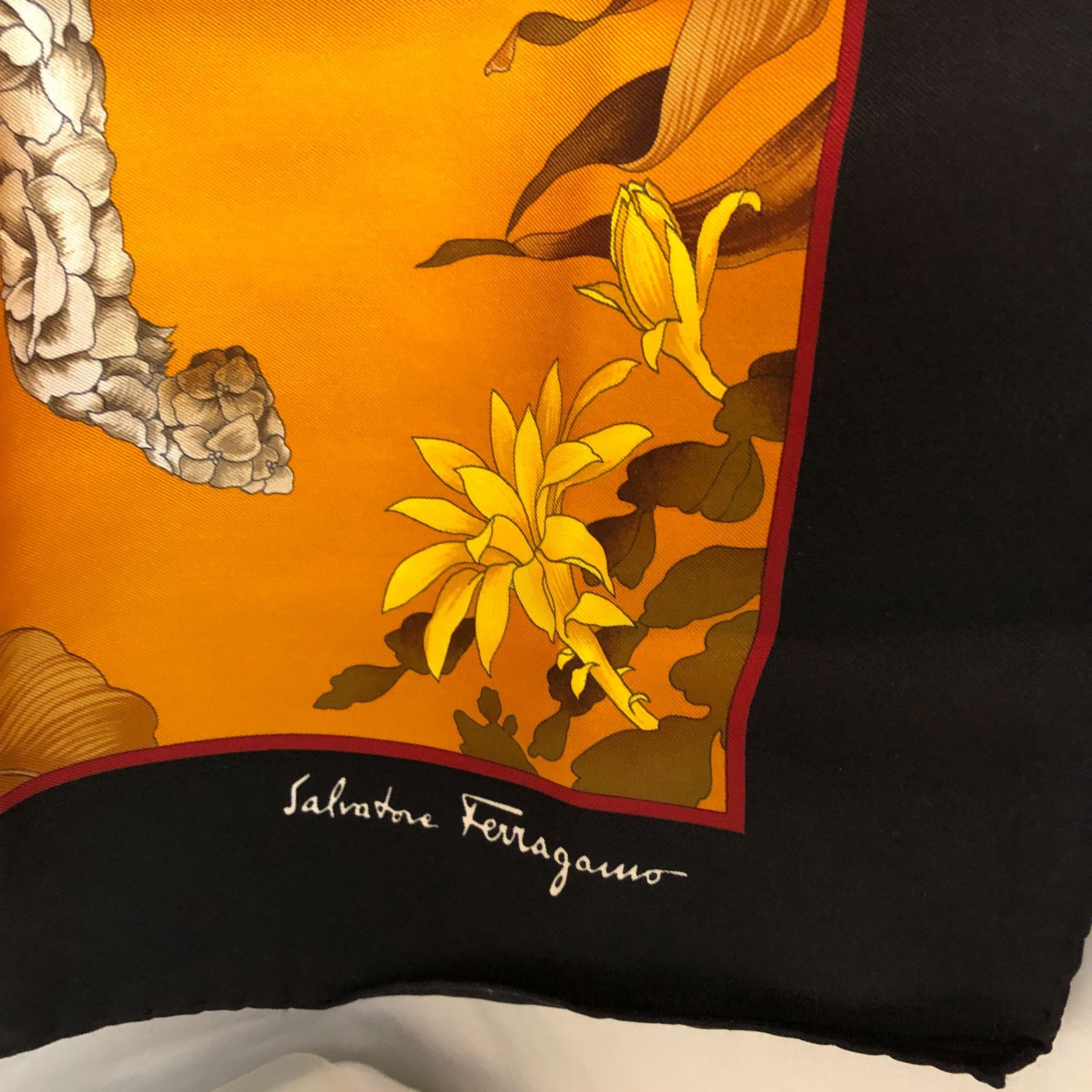 Salvatore Ferragamo フェラガモ 大判スカーフ オレンジ SGAW10