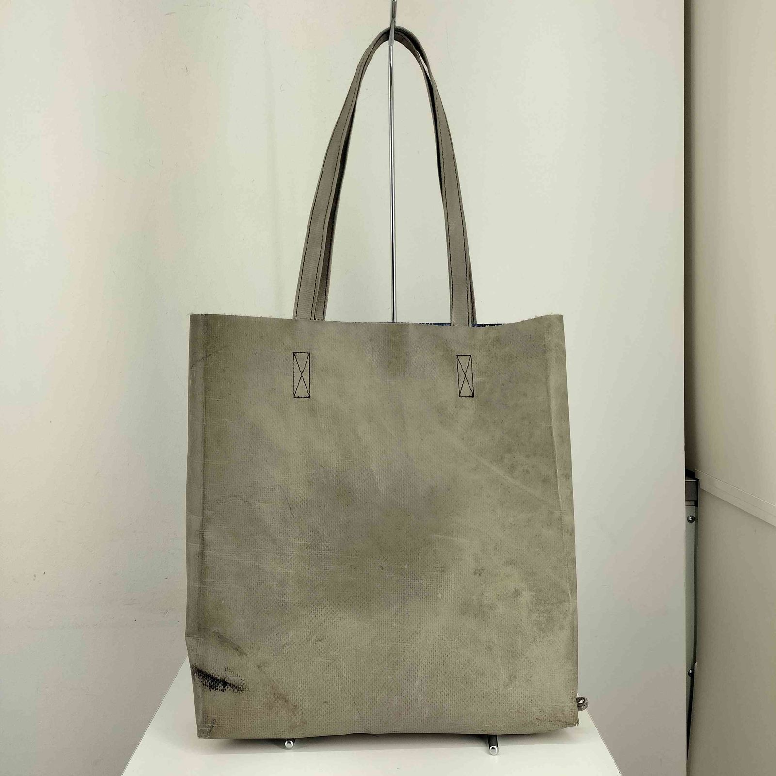 ☆たろ☆ 匿名配送　FREITAG トートバッグ FREITAG トートバッグ ホワイト/ブルー/絶版/ フライターグ