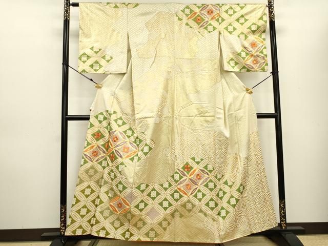 アンティーク 桐の花模様 金彩 刺繍 七宝 しぼり 袷 正絹 振袖 着物 07 正絹 刺繍振袖 黄土色 牡丹刺繍 美品 蝶 辛子 花柄 からし お