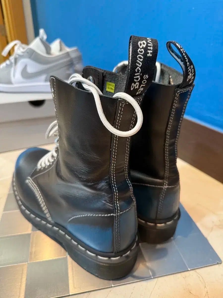 MARTENS ドクターマーチン