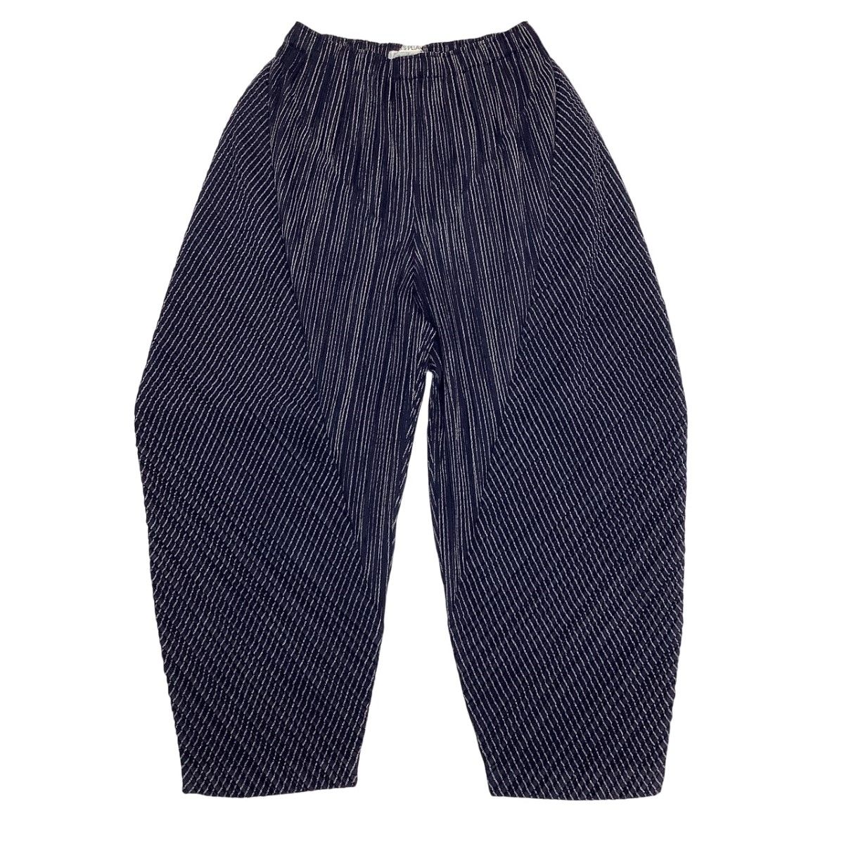 イッセイミヤケ★PLEATS PLEASE ★サイズ3 ISSEY MIYAKE イッセイミヤケ PLEATS PLEASE パンツ 変形