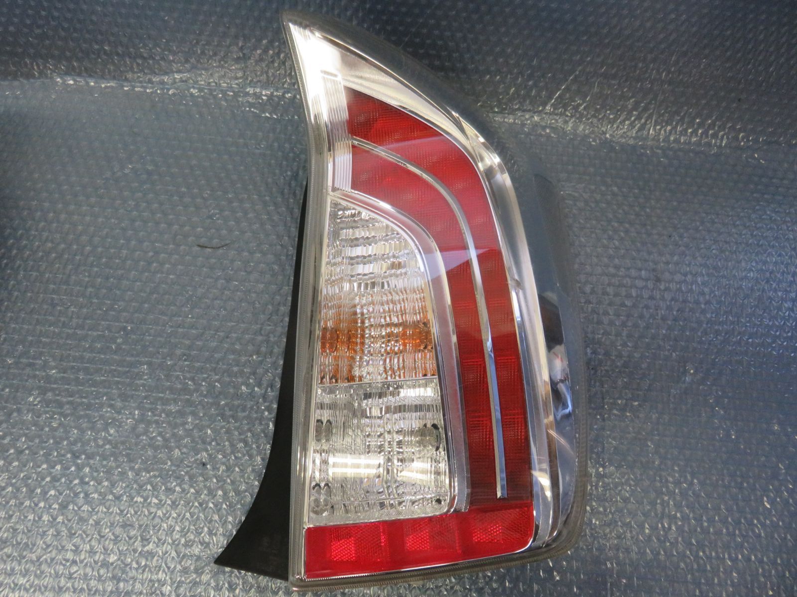 STD4279 トヨタ純正 ZVW30 ZVW35 プリウス30 後期 LED テールランプ