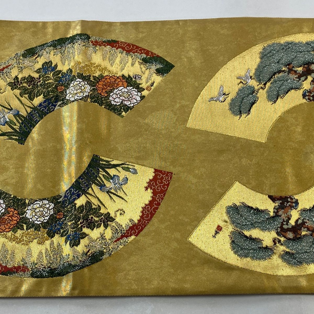 刺繍 袋帯 お太鼓柄 金糸 正絹 袋帯 美品 秀品 扇面 草花 金糸 箔 金色 お太鼓柄 正絹 【中古
