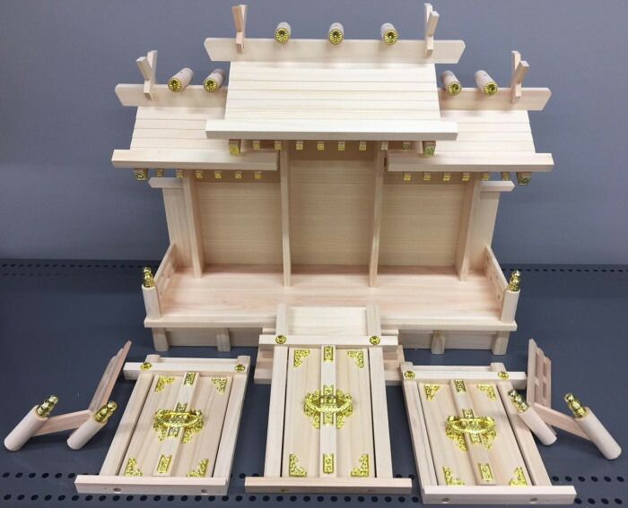 屋根違い三社 明津