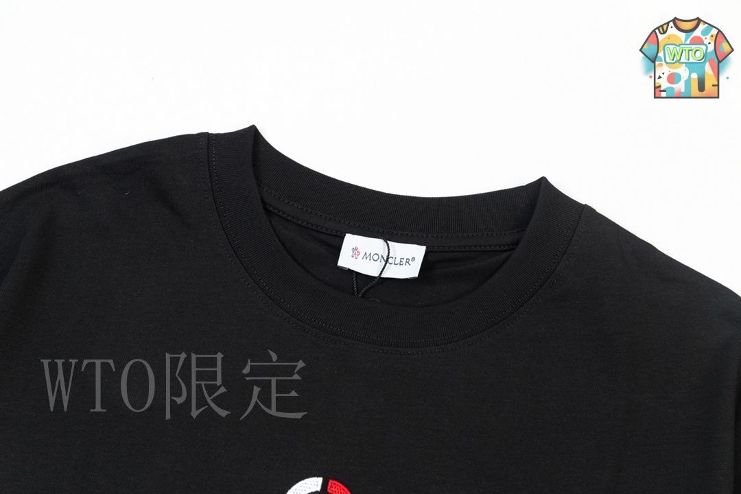 今日特価】MONCLER レターロゴ刺繍黒 T シャツ-1 - メルカリ