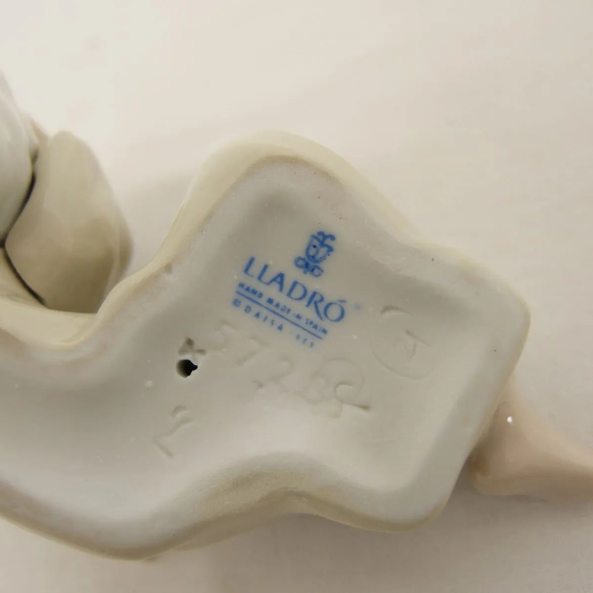 美品 LLADRO リヤドロのフィギュリン　眠っている天使 【絶版】　5728 美品 LLADRO リヤドロのフィギュリン 眠っている天使 【絶版